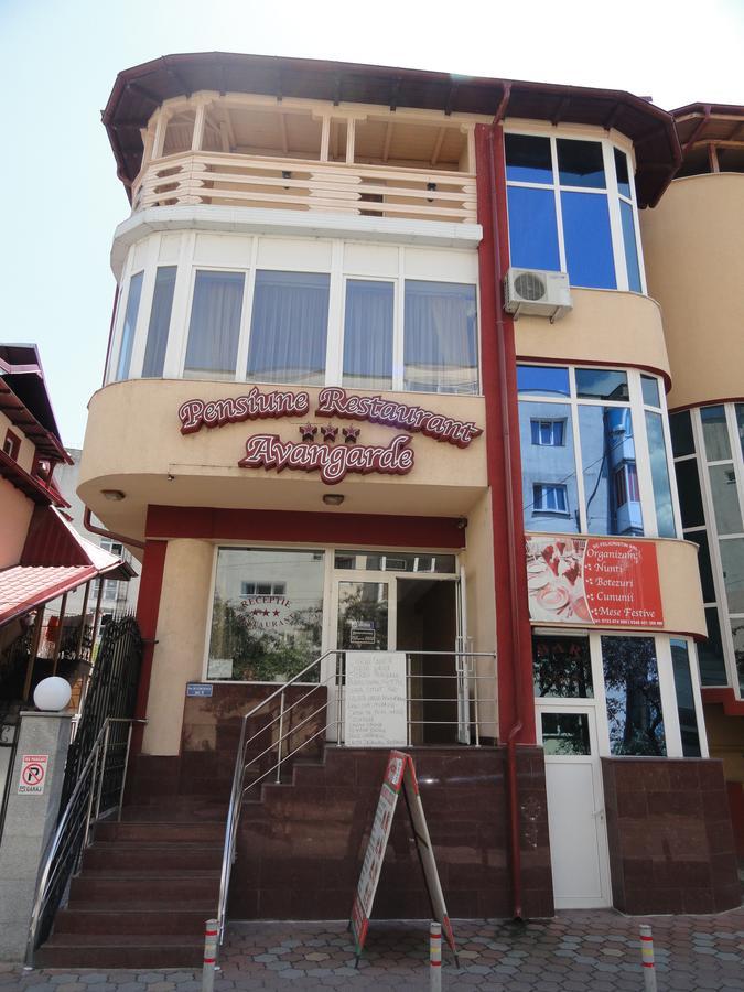 Pensiune Restaurant Avangarde Pitesti Exterior photo